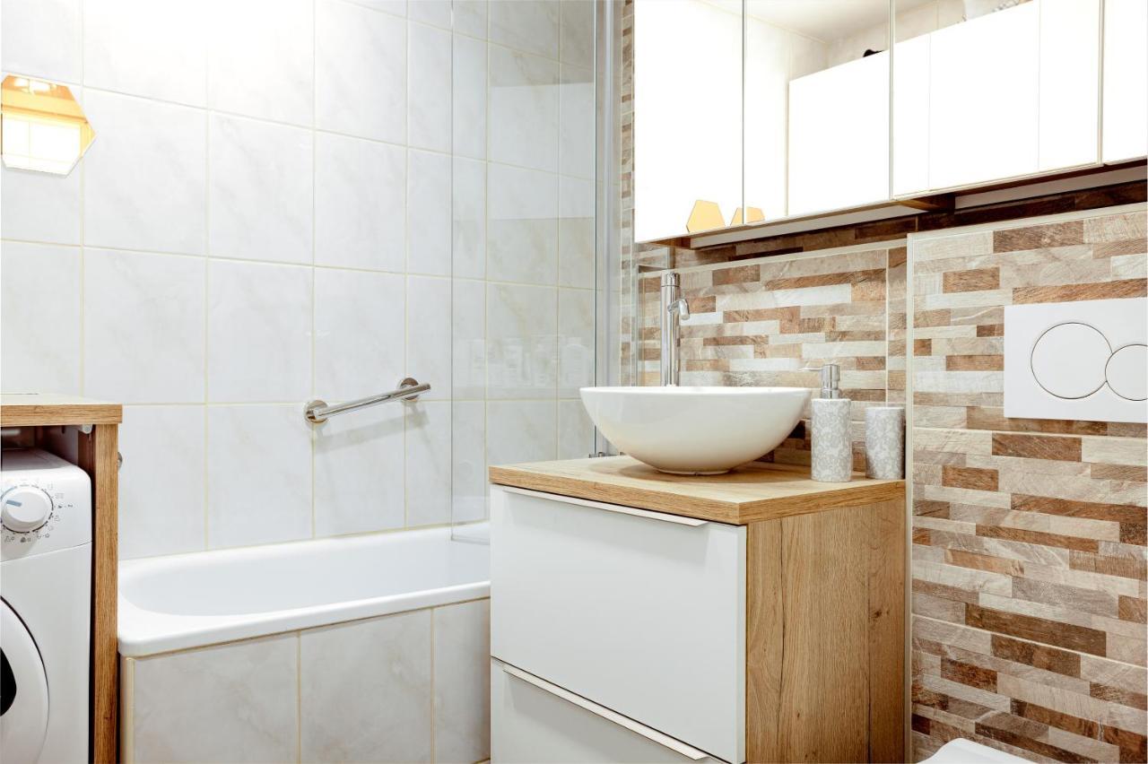 Elegant 1-Bedroom Apartment Near Hill Forest Любляна Екстер'єр фото