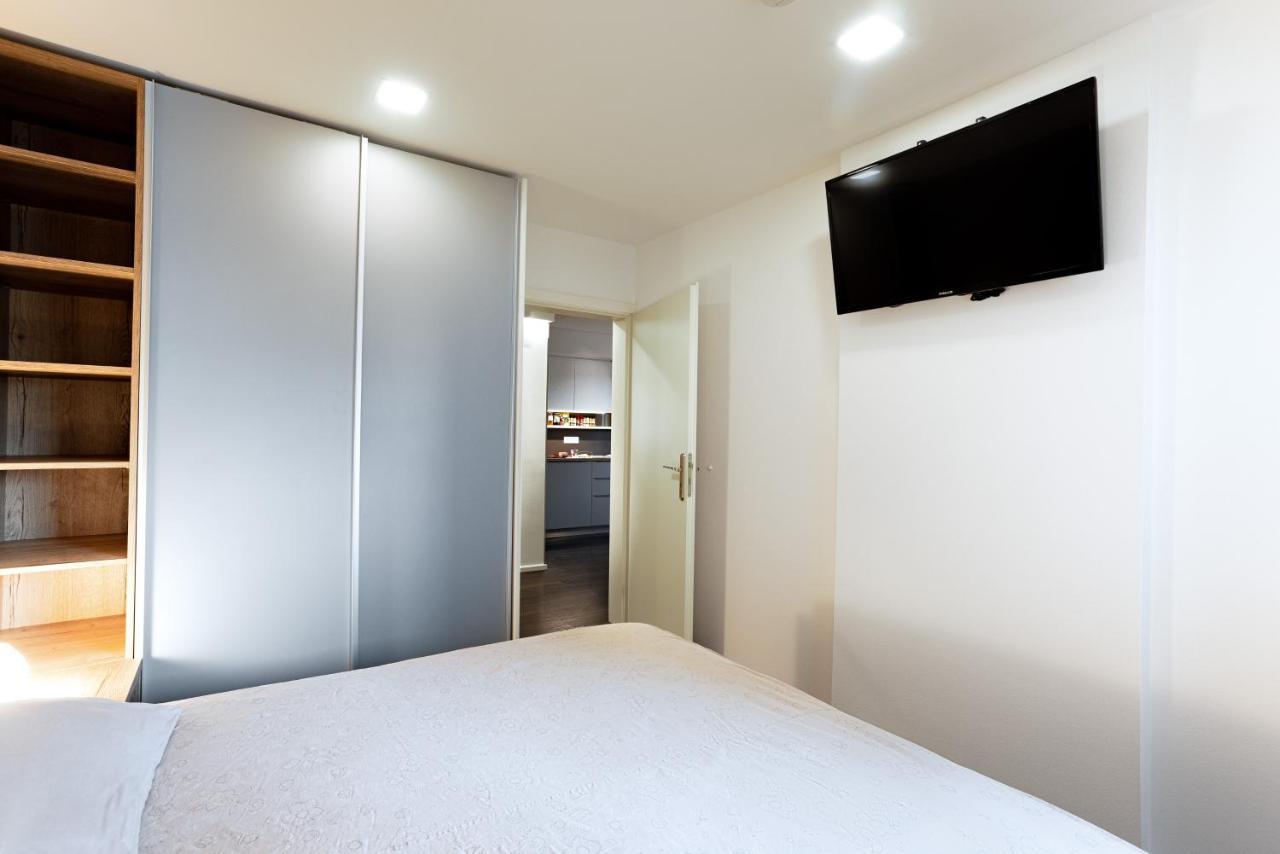 Elegant 1-Bedroom Apartment Near Hill Forest Любляна Екстер'єр фото
