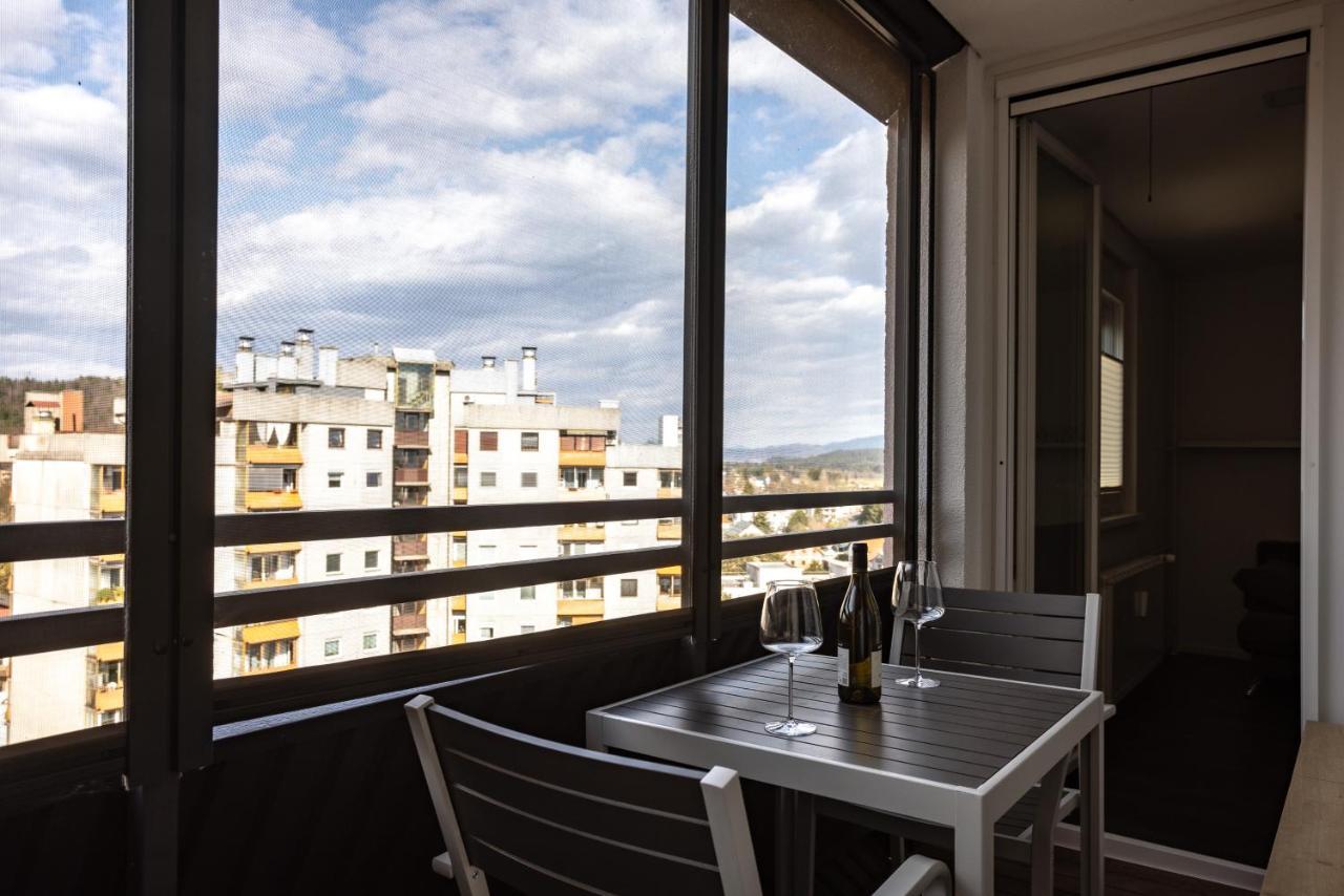 Elegant 1-Bedroom Apartment Near Hill Forest Любляна Екстер'єр фото